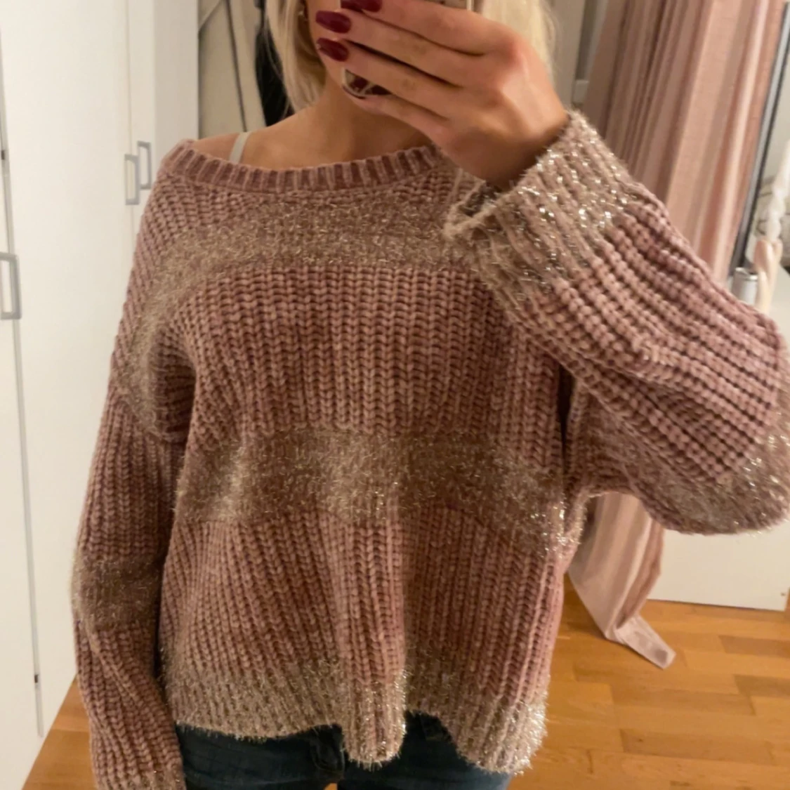 Rosa stickad tröja med glittriga detaljer - 90