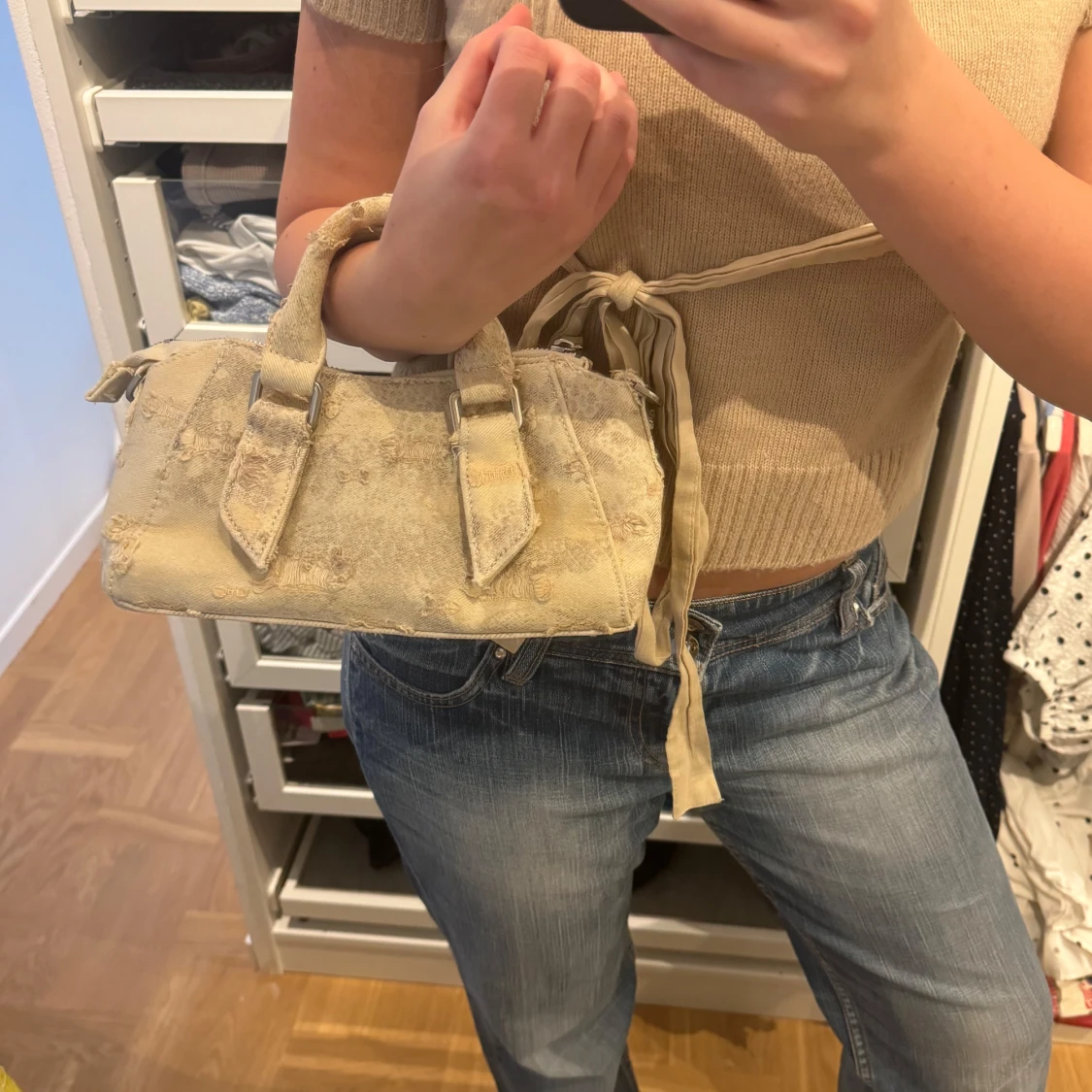 Beige axelväska i jeansmaterial - 90