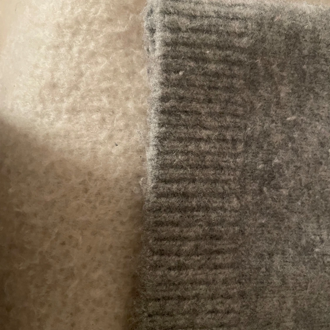 Grå stickad tröja från Zara - 92