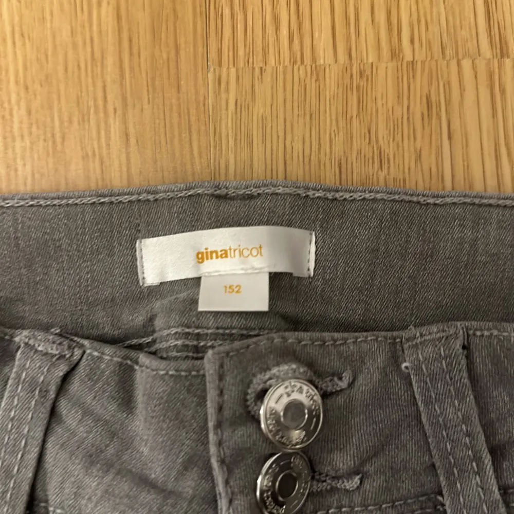 Boutcut low waist jeans. Mycket bra skick.säljer pågrund av att dem blivit  för små. Köpte för 350/400 kronor,skriv för mer information . Jeans & Byxor.