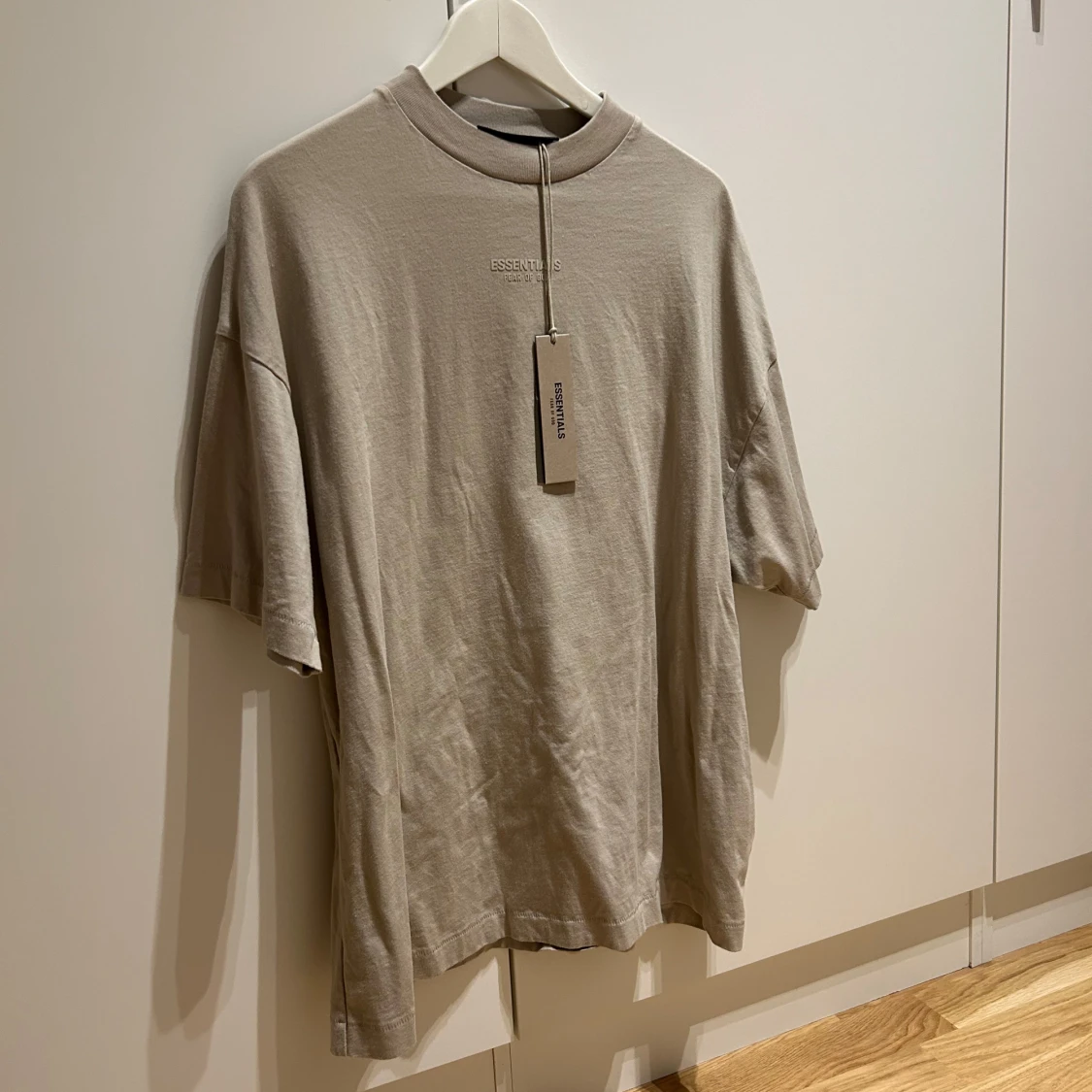 Fear Of God Essentials - ESSENTIALS TEE - SILVER CLOUD