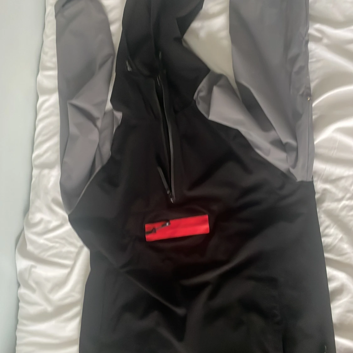 Svart och grå vindjacka från Hoodrich - 93