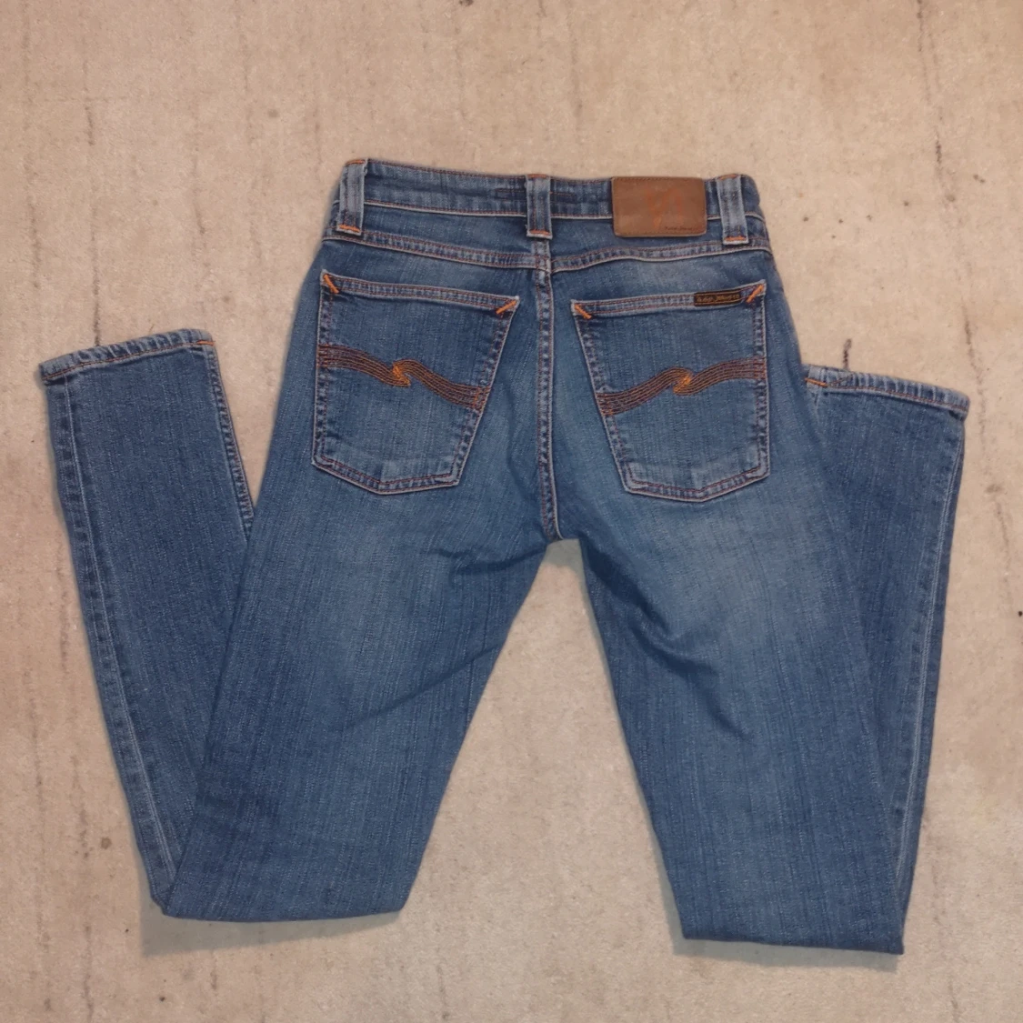 Blå jeans från Nudie Jeans - 90