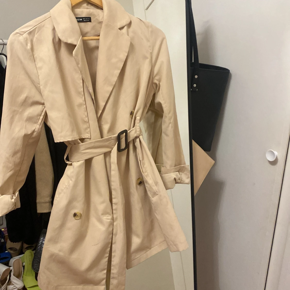 Beige trenchcoat  - 91