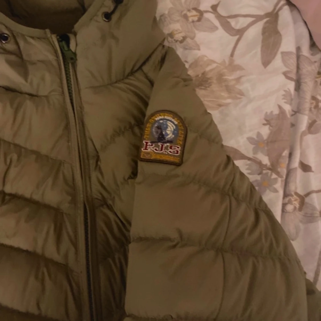 Olivgrön dunjacka från Parajumpers  - 92