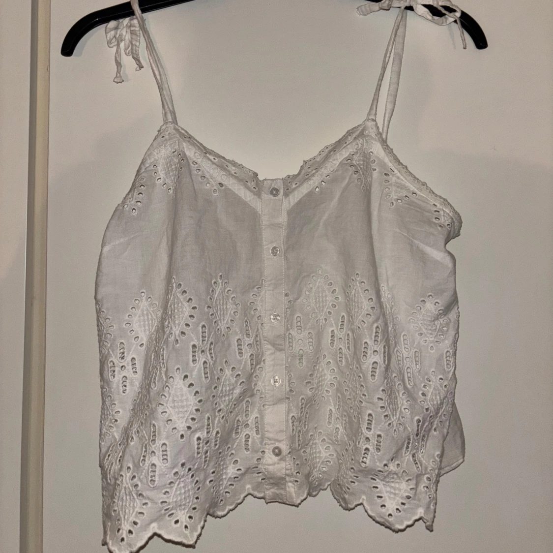 vit kort broderitopp - 90