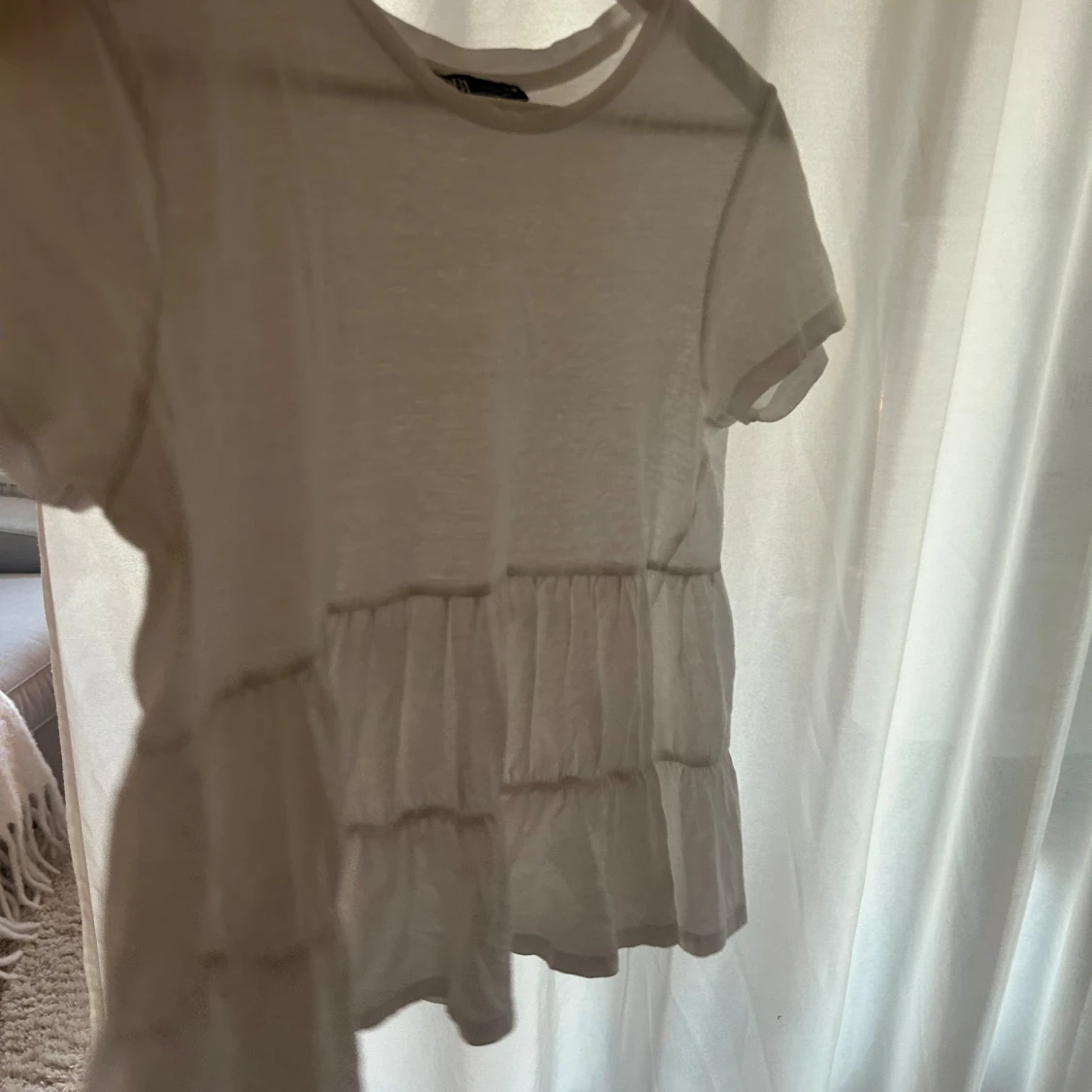 Topp med volanger  - 90