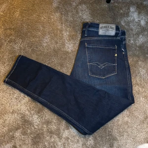 Replay anbass - Ett par sjukt snygga replay anbass jeans| Storleken är 33 32| Hör av er vid fler funderingar ✅☁️