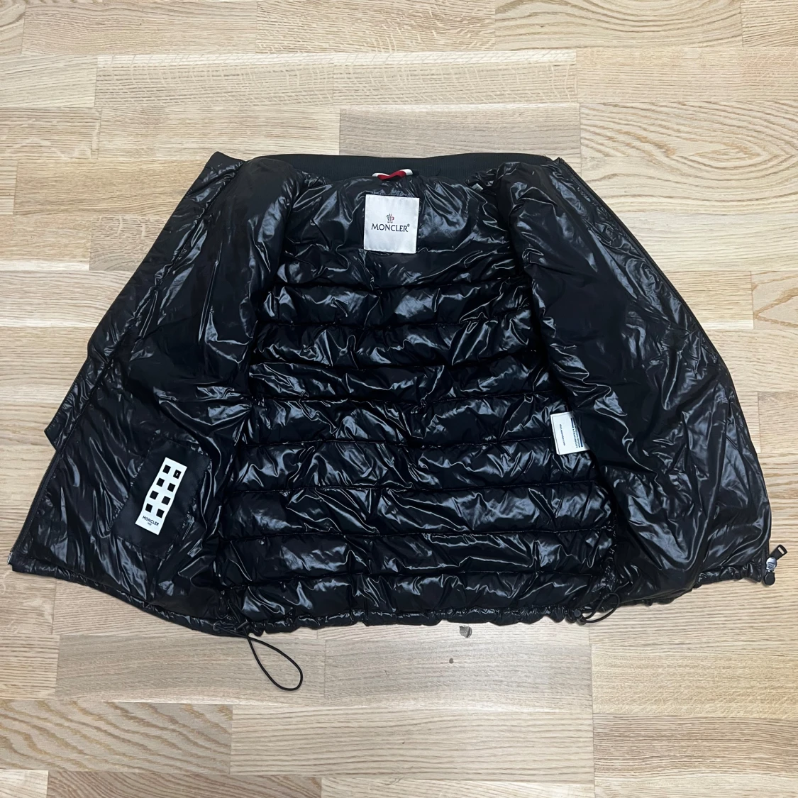 Svart dunväst från Moncler - 90