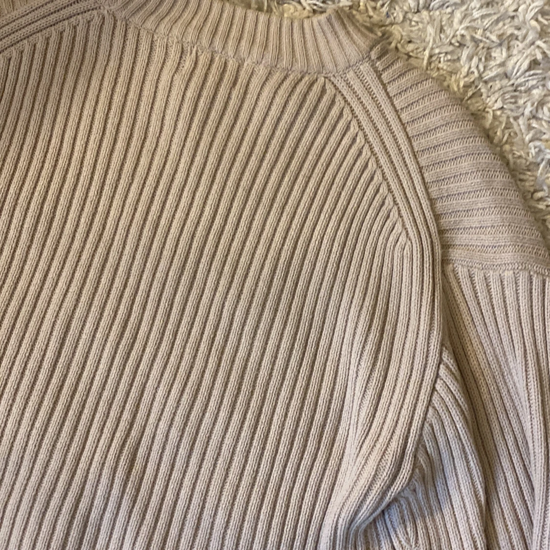 Beige ribbad tröja - 90