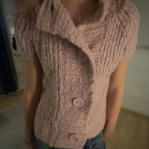 Supersöt kofta - Så söt rosa kofta, fluffig och mysig. 