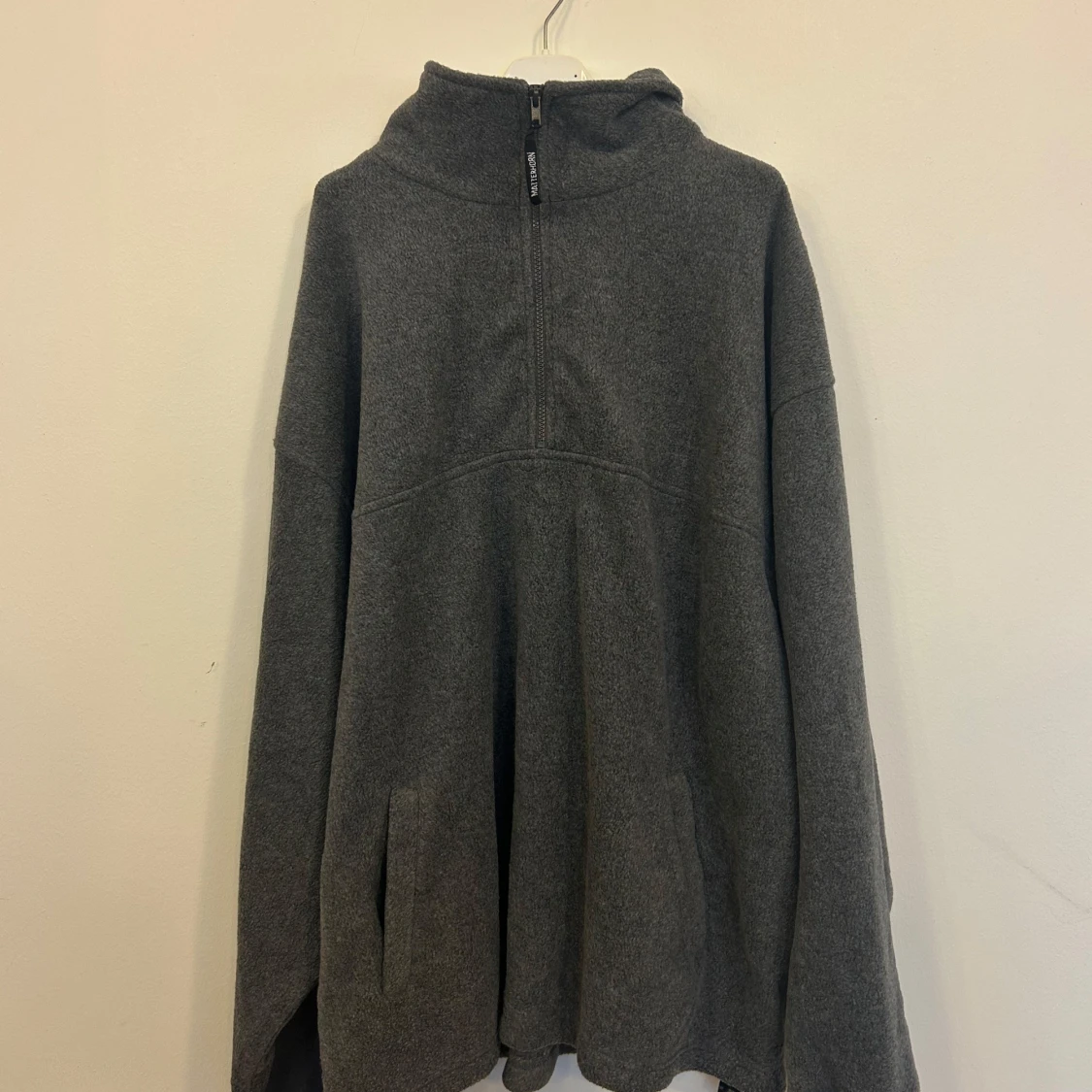 Grå fleece hoodie från Matterhorn