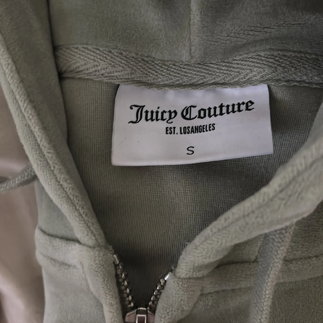 Grön hoodie från Juicy Couture - 91