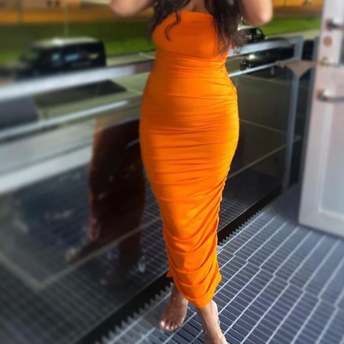 Orange axelbandslös klänning - 90