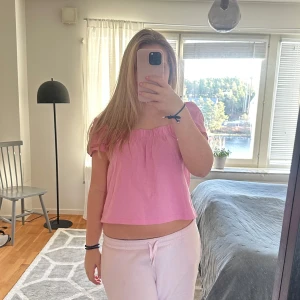 Rosa offshoulder topp - As gullig topp helt oanvänd 💗💗💖💕🥹🤗