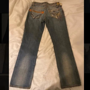 Miss Sixty low rise jeans - lågmidjade miss sixty jeans storlek 25, har fortfarande lappen kvar. skriv gärna vid frågor 💋