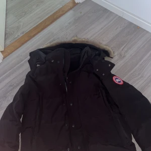 Canada goose jacka - Storlek S jätte fin skick möts bara i stockholm 