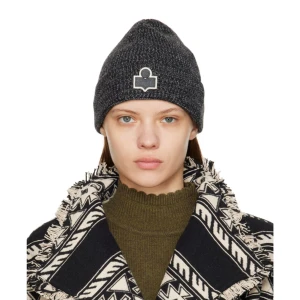 Isabel marant mössa  - Jättefin mössa från Isabel marant. Ingen lapp kvar men är i nyskick 