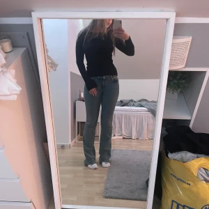 Långärmad tröja från gina - Ribbad tröja från gina som inte kommer till användning, väldigt bra skick❤️