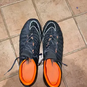 Nike hypervenom phantom 3 Använda en träning Otroligt skick (*defekt vänster fot, dobb av*) Storlek 43eu (passar 42-44) ACC *SÄLLSYNT MODELL*