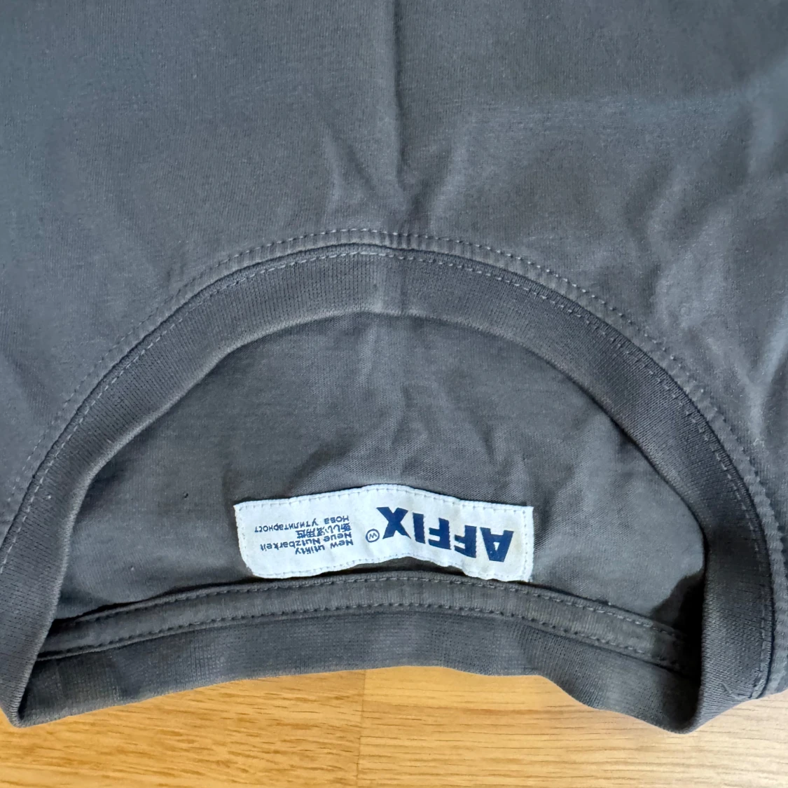 Mörkgrå t-shirt från Afex - 2