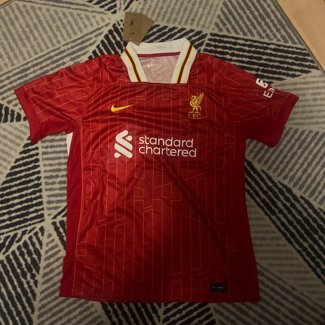 Röd Liverpool fotbollströja