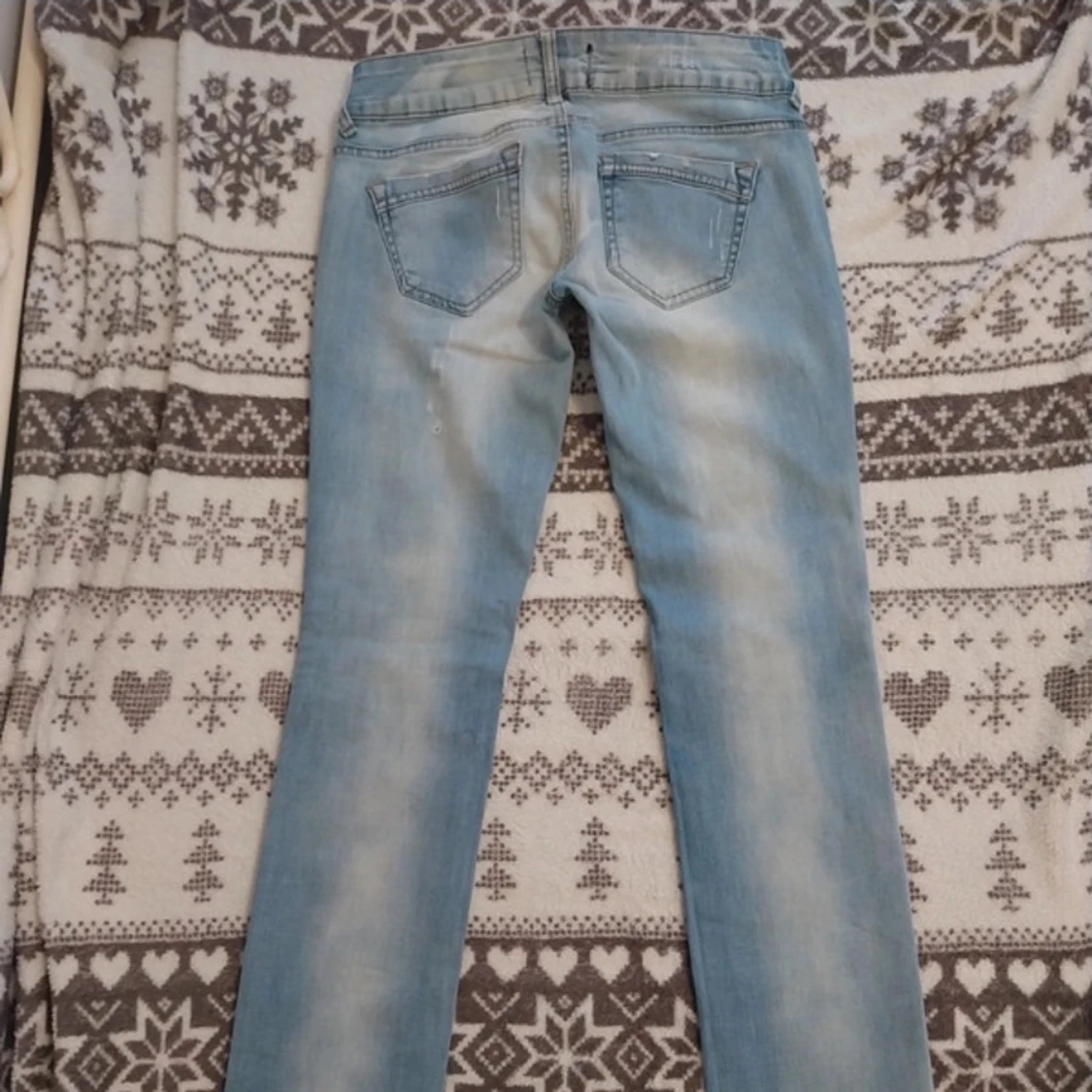Super snygga ljusblå lowwaist jeans - 1