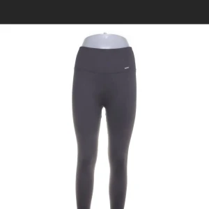 Gråa leggings från aimn  - Leggings från aimn ,bra skick. Storlek medium 