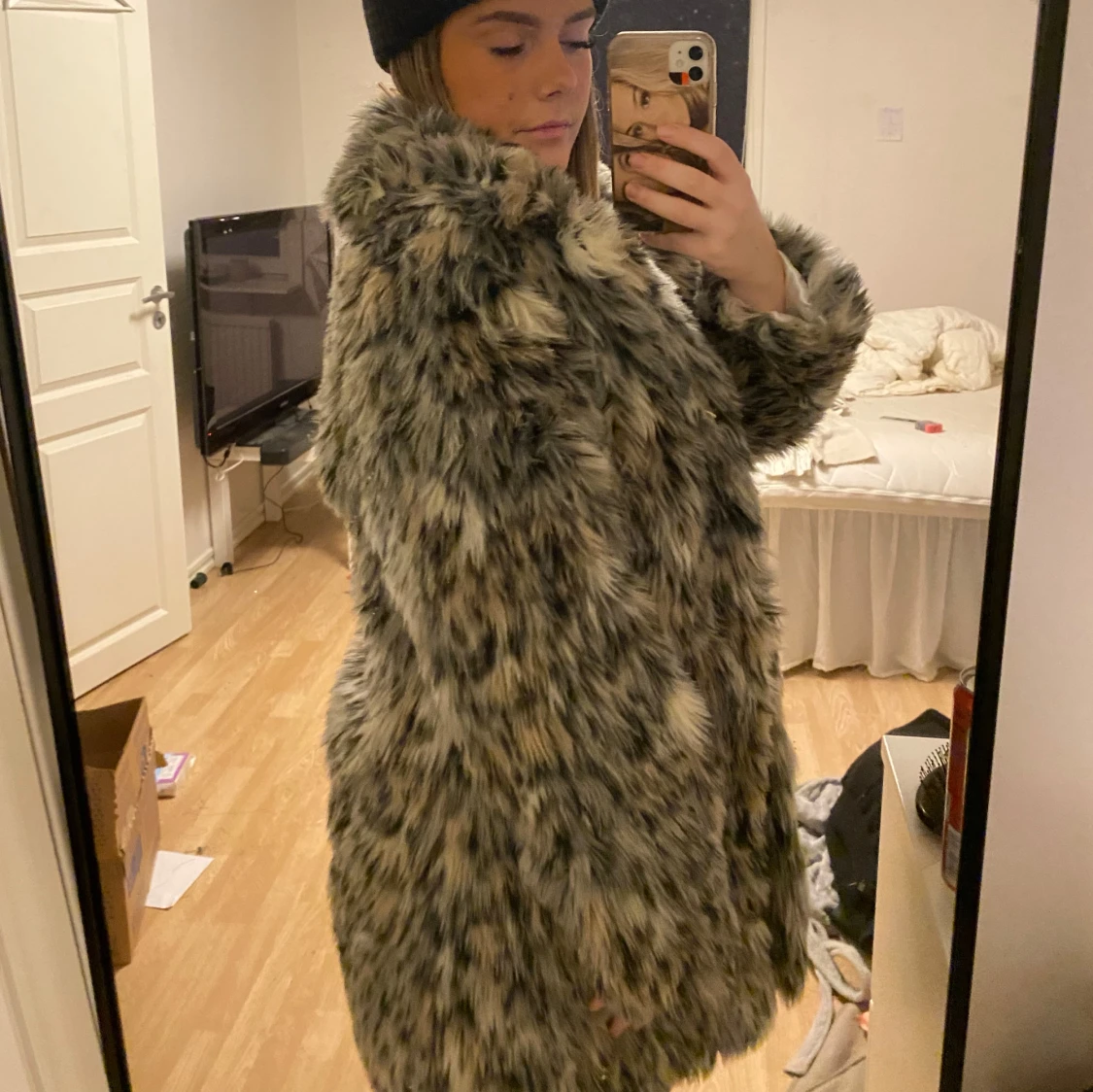 Grå pälsjacka från Ogeo Lion