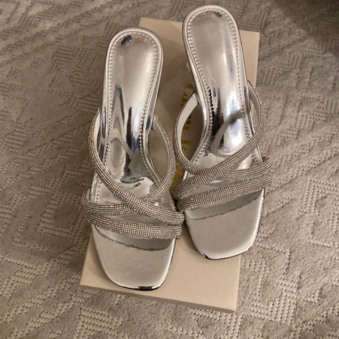 Silvriga klackskor - 1