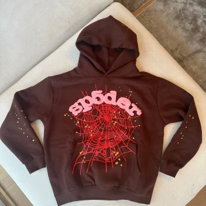 Spider hoodie ”Brun” Size Medium - Spider hoodie ”Brun” Size Medium, helt ny.