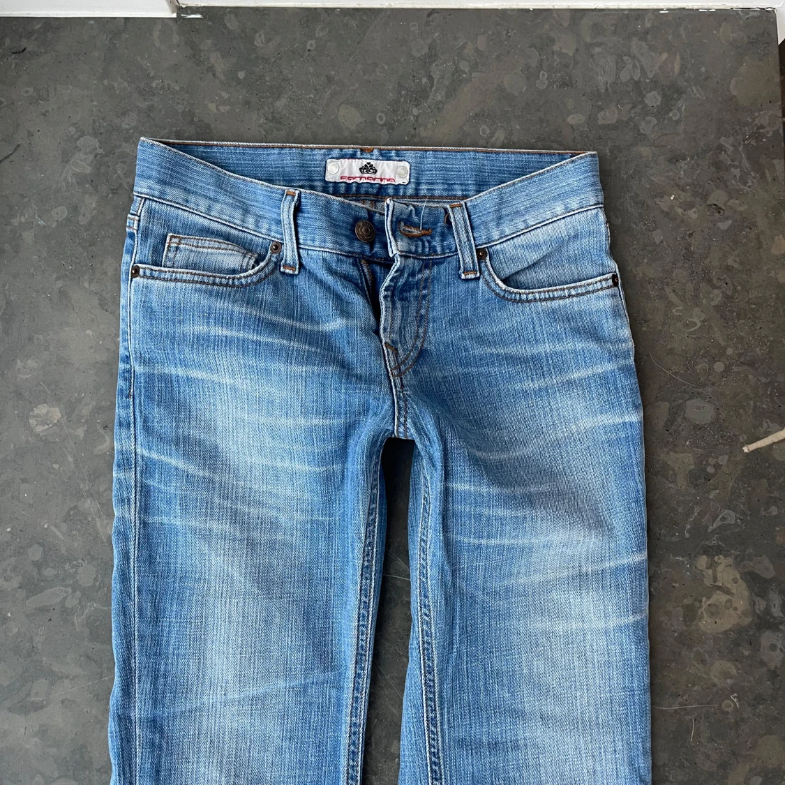 Bootcut ljusblå  jeans  - 1