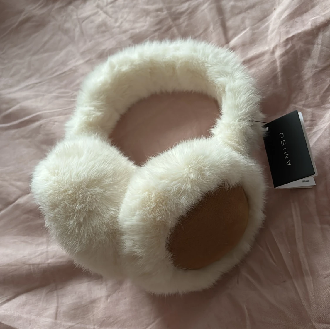 Vita pälsöronmuffar från Amisu, new yorker