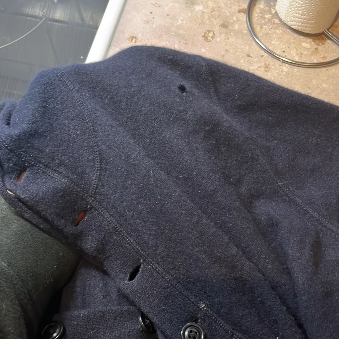 Svart kashmir hoodie från J.Crew - 3