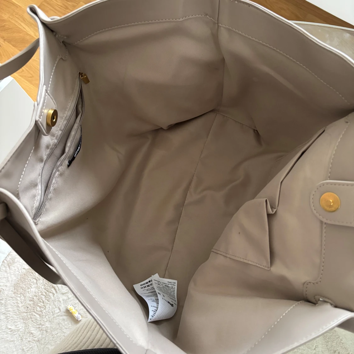 Beige axelväska med bälte - 2