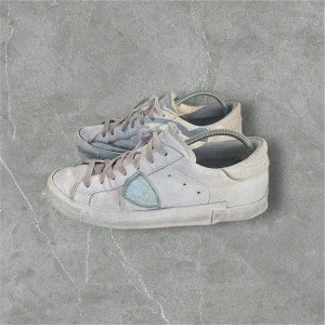 Philip model skor  - Säljer nu dessa Philip model skor i storlek 40 Skick 7/10 Skorna går att fixa hos en skomakare för runt 100kr | Ingår Endast skor Fraktar spårbart med PostNord Obs priset är ej diskuterbart 