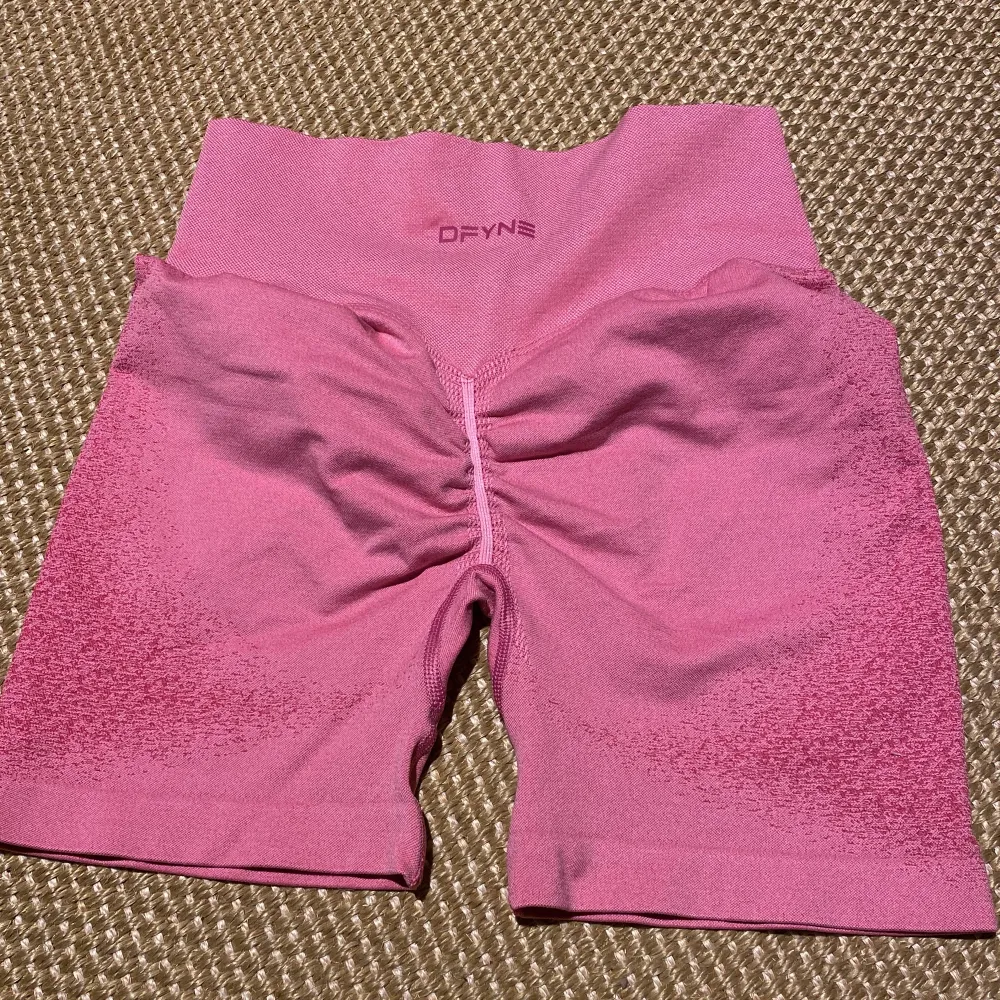 Dfyne träningsshorts  Storlek S  . Sportswear.