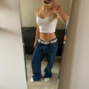 Dickies jeans - Skit snygga baggy jeans från dickies. Lite stora i midjan på mig brukar ha xs/ 32