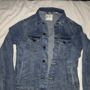 Jeansjacka  - Fin jeansjacka i bra skick