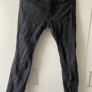 Jeans  - Säljer ett par sköna jeans som inte passar 