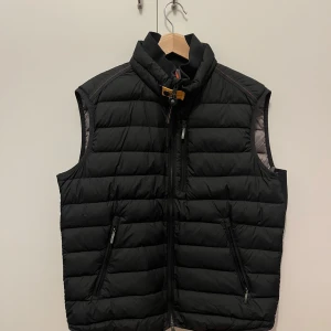 Parajumpers väst - Aldrig använd, äkta men kvittot finns tyvärr ej kvar då den köptes för ett tag sen