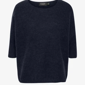 Soaked in luxury  - Hej! Säljer denna fina tröja då den inte kommer till användning, använd ca 2 gånger så den är som ny. Nypris är 700kr