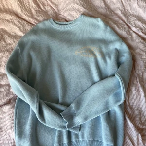 99based sweatshirt  - Sjukt skön ljusblå sweatshirt.  99based limited edition Nypris 1000 Pris 500