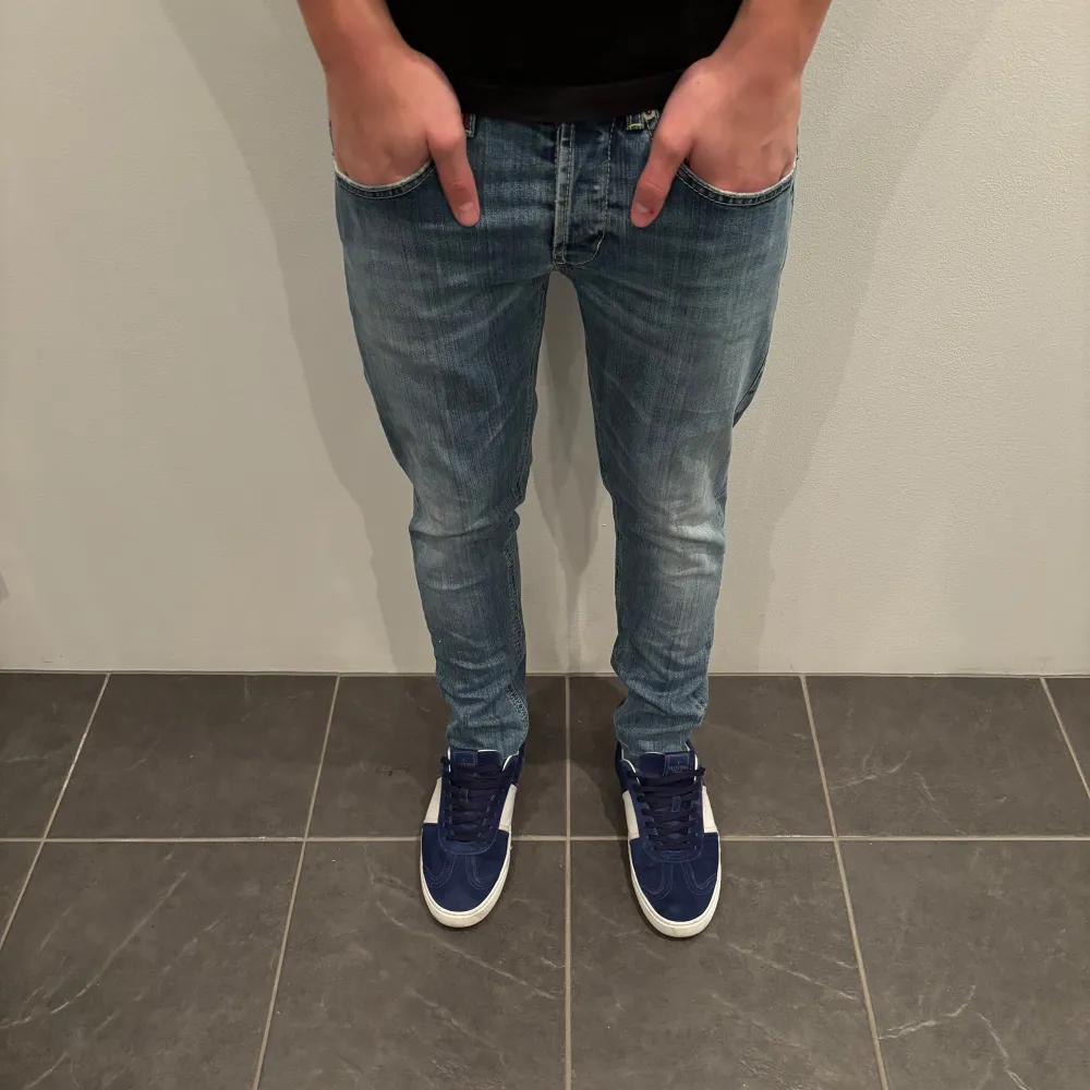 Dondup Jeans George! Trendigaste jeansen på marknaden.  Skick= 9,5/10 Ny pris= 4000 kr Säljs för= 699 kr. Jeans & Byxor.