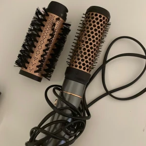 Värmeborste  - Varmluftsborste från OBH Nordica, original pris ca 900kr. Ytterligare uttag medföljer.