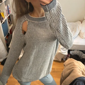 Tröja med utskärningar🥰 - Ascool stickad tröja med hål🥰