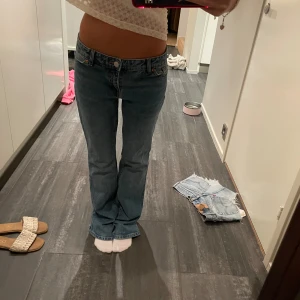 Snygga jeans - snygga blå jeans