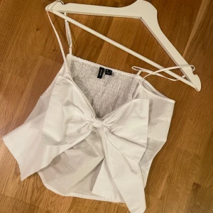 Topp - Ny topp från vero moda. Storlek S.