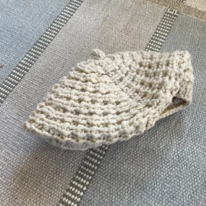 Basker Acne - Normal storlek. Inga tecken till användning. 