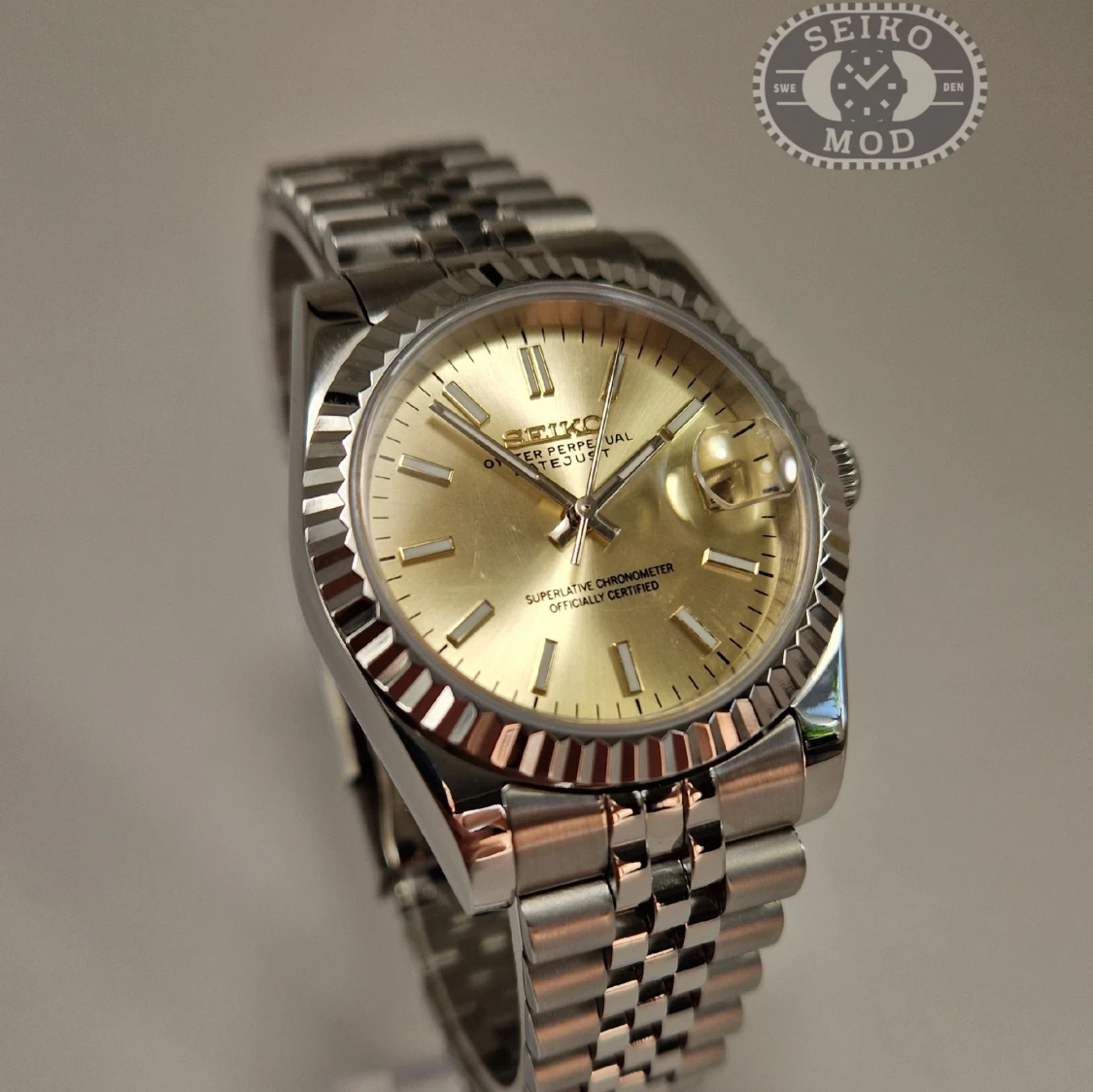 Seiko datejust mod med champange urtavla och jubilee-armband 